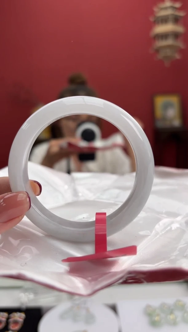 【闪购商品】翡翠手镯未镶嵌22手镯