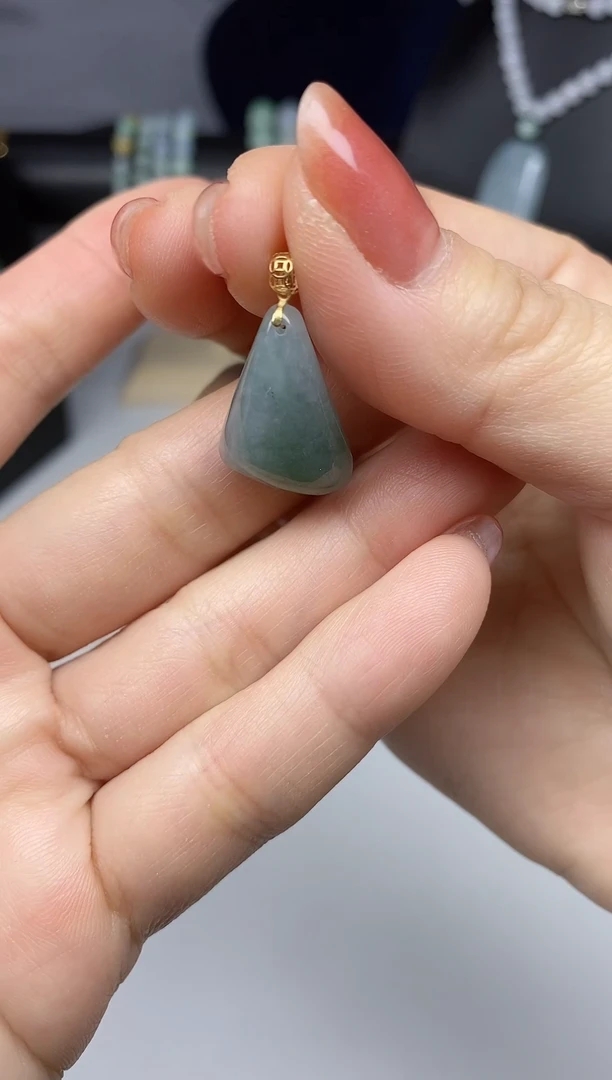 【闪购商品】翡翠颈饰未镶嵌天然缅甸翡翠A货随型挂件