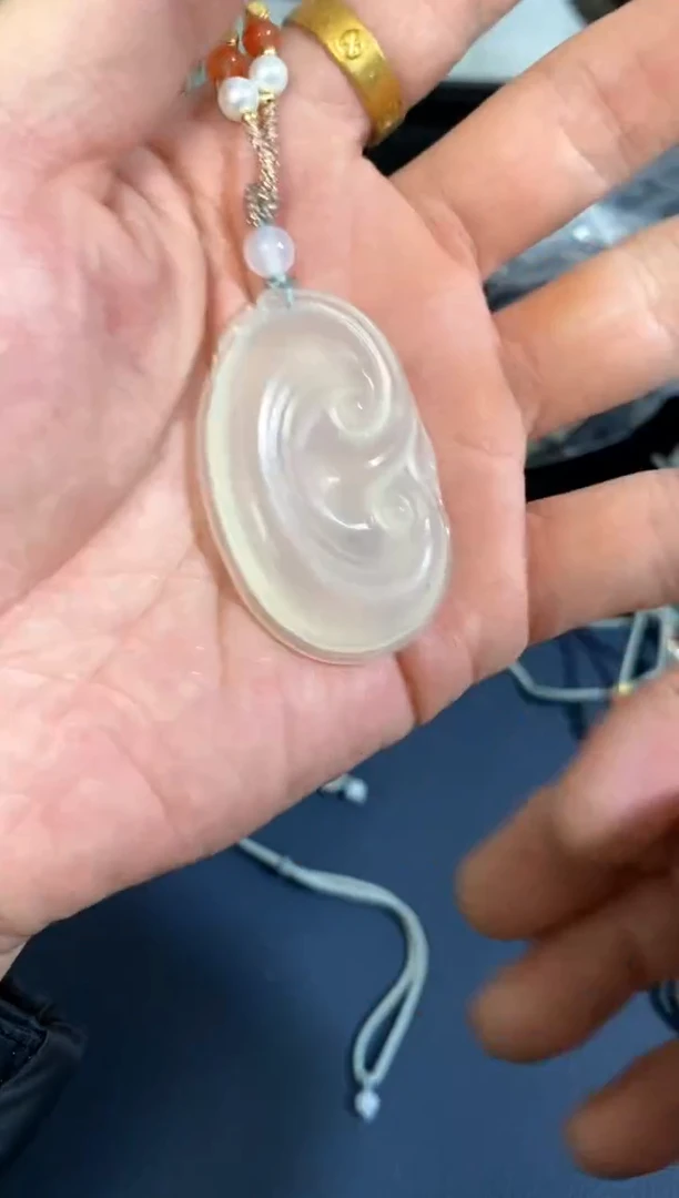 【闪购商品】蛇纹石玉颈饰未镶嵌岫玉