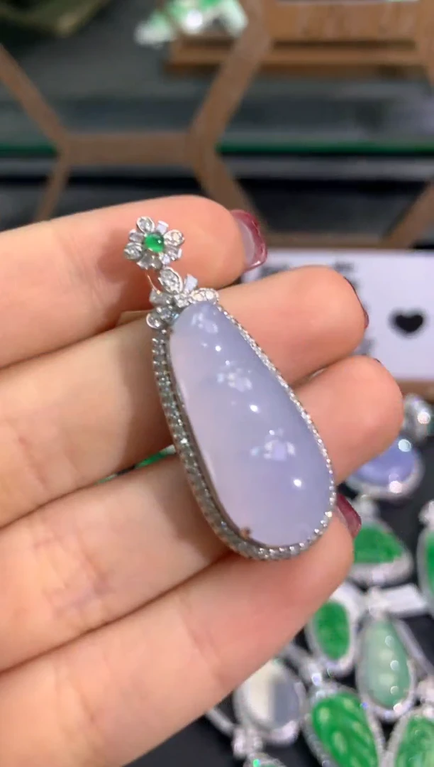 【闪购商品】翡翠吊坠(不含链)18K金镶嵌吊坠