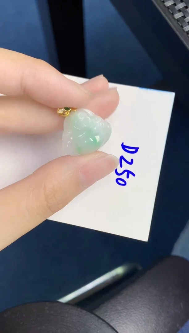 翡翠未镶嵌颈饰天然翡翠緬甸A貨