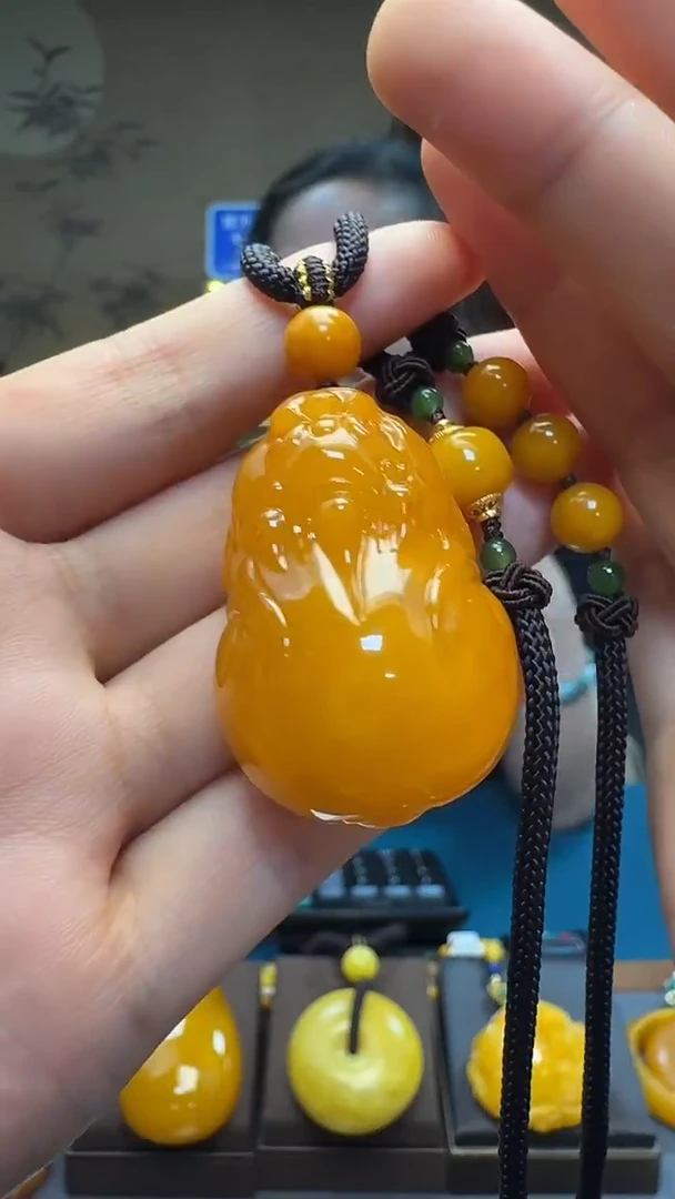 琥珀吊坠(不含链)未镶嵌天然保真蜜蜡貔貅套装（送绳子）