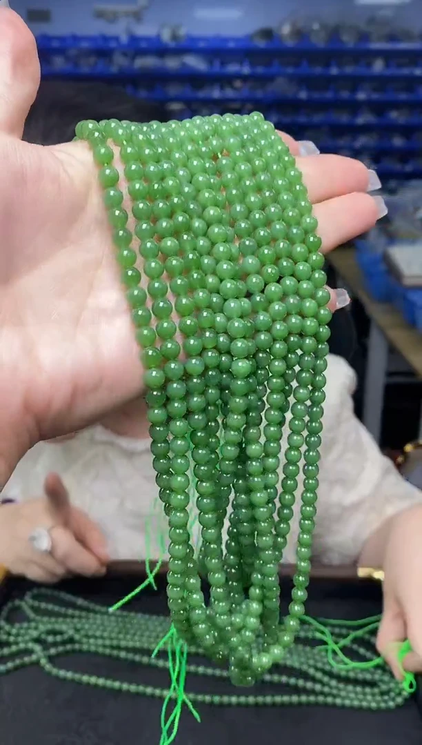 和田玉未镶嵌颈饰多样性发货发其一