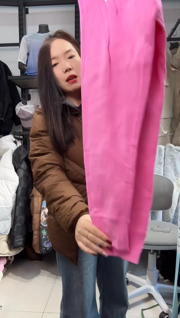 2215  闪购编码  运动卫衣裤以直播间过款为准 尺码  ·  L