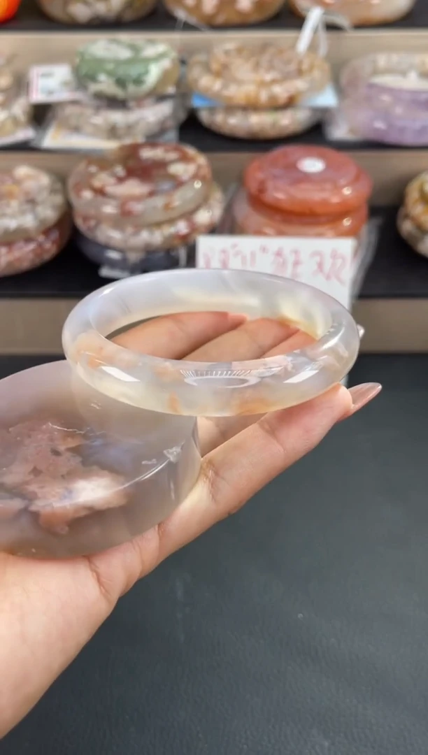未镶嵌手镯石英质玉59