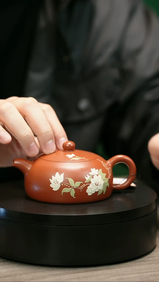茶壶紫砂大**川H2336赵翠虹朱泥堆绘半月