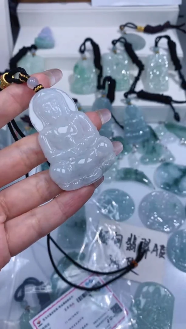 颈饰未镶嵌翡翠吊坠