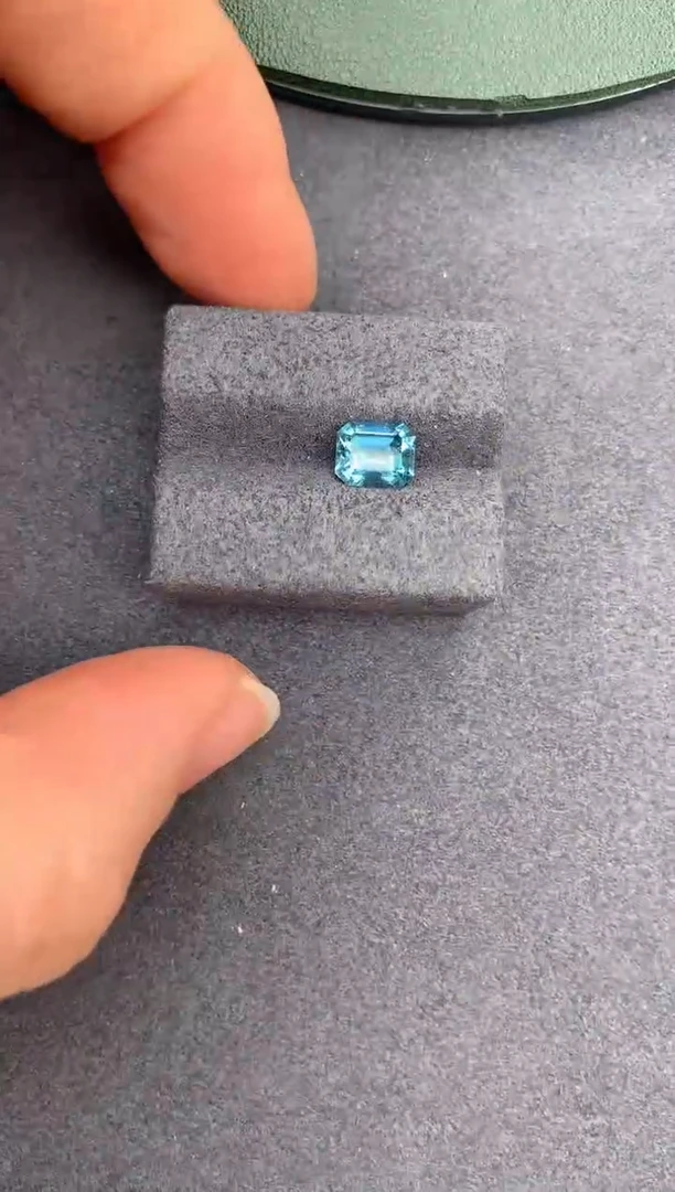 【闪购商品】海蓝宝石裸石未镶嵌97分海蓝宝