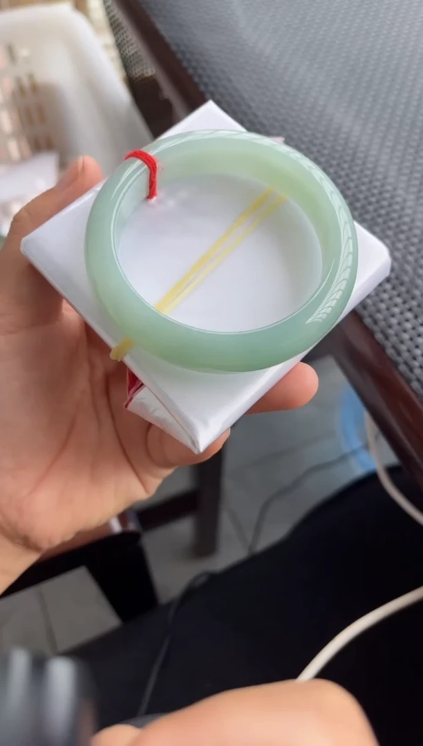 未镶嵌手镯翡翠多人