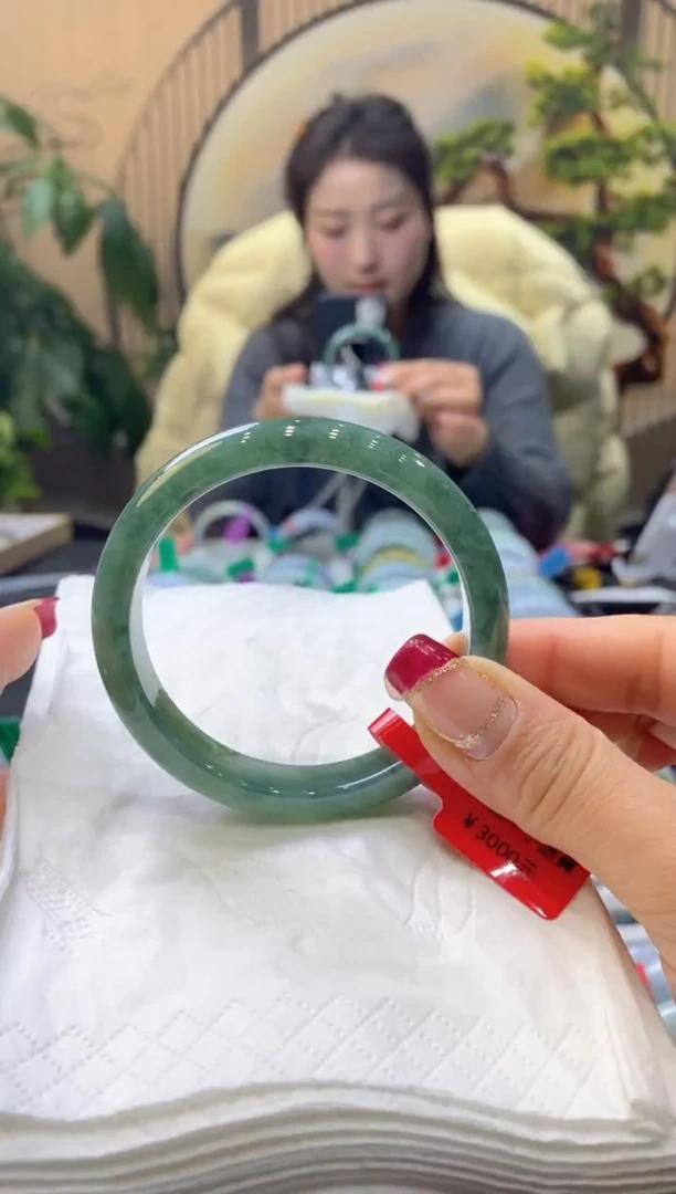 【闪购商品】翡翠手镯未镶嵌99919097