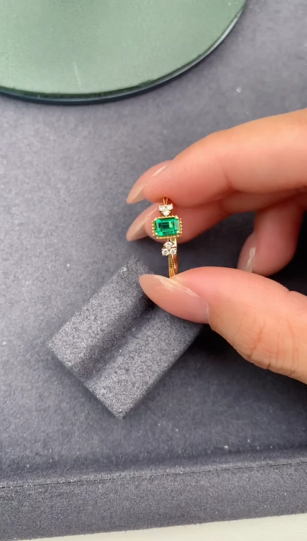 18K金镶嵌戒指祖母绿33分祖母绿戒指FC