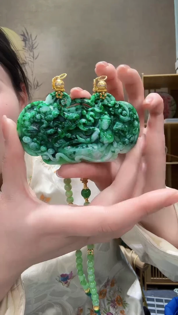 【闪购商品】翡翠颈饰未镶嵌吊坠