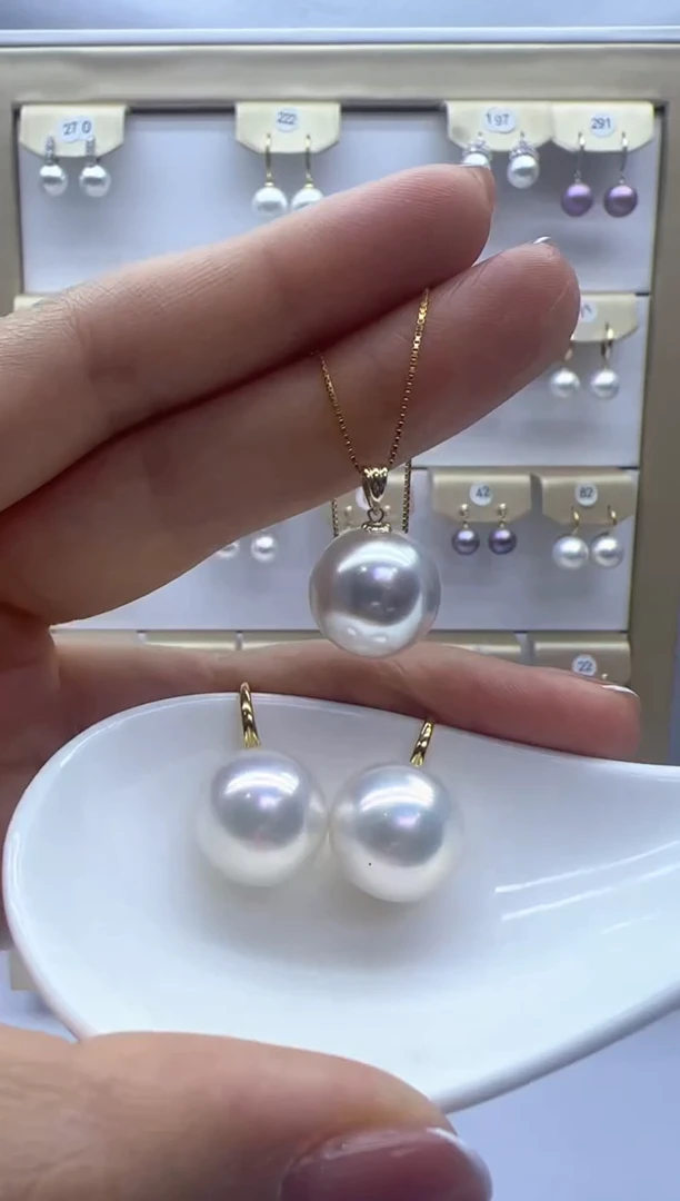 【闪购商品】淡水珍珠吊坠(赠链)18K金镶嵌240高跟鞋+白瓜