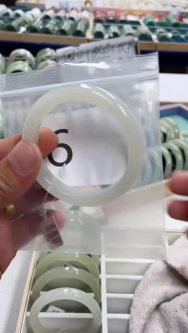 未镶嵌手镯和田玉和田玉手镯  58.6圈口 6号