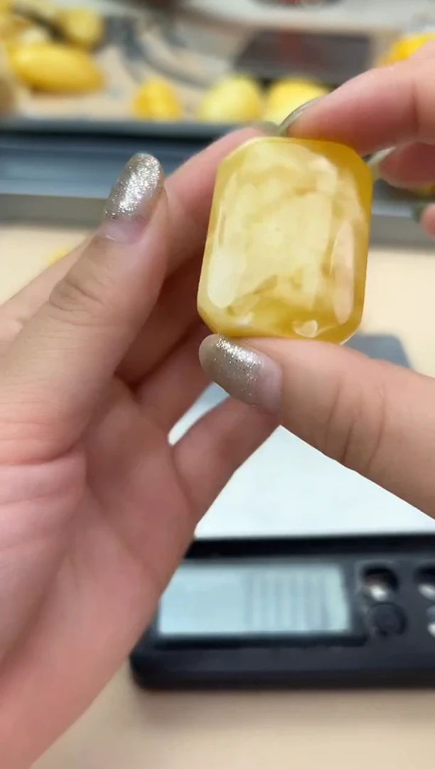 未镶嵌蜜蜡裸石蜜蜡吊坠