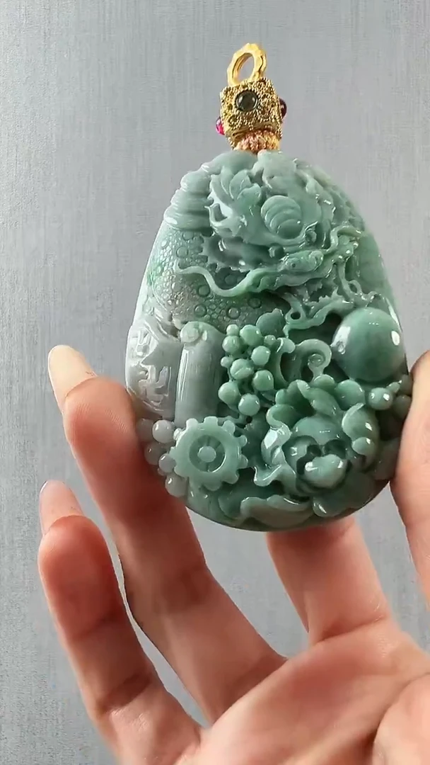 颈饰未镶嵌翡翠龙