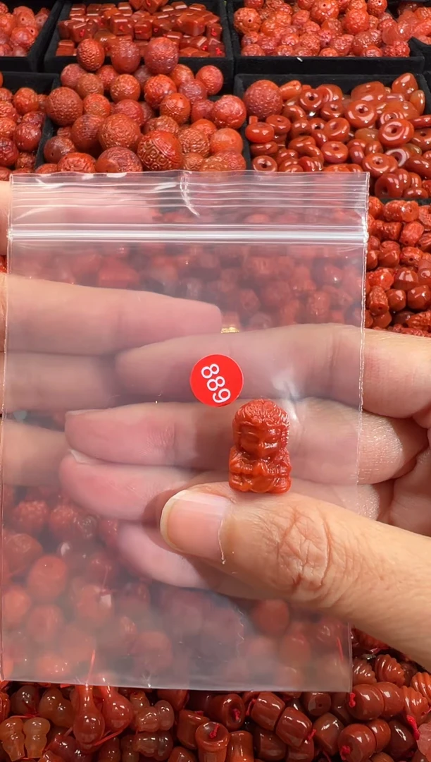 南红玛瑙未镶嵌颈饰1