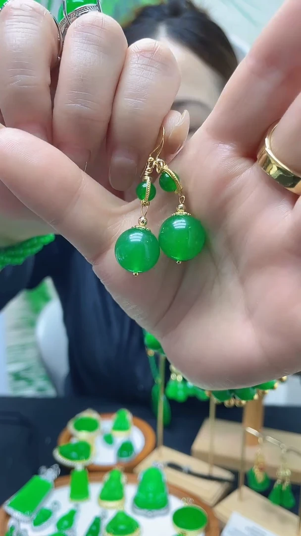 14K金镶嵌翡翠耳饰A108