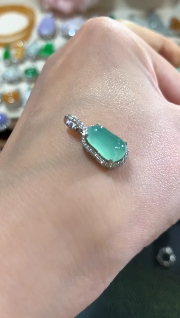 吊坠(不含链)18K金镶嵌翡翠z25