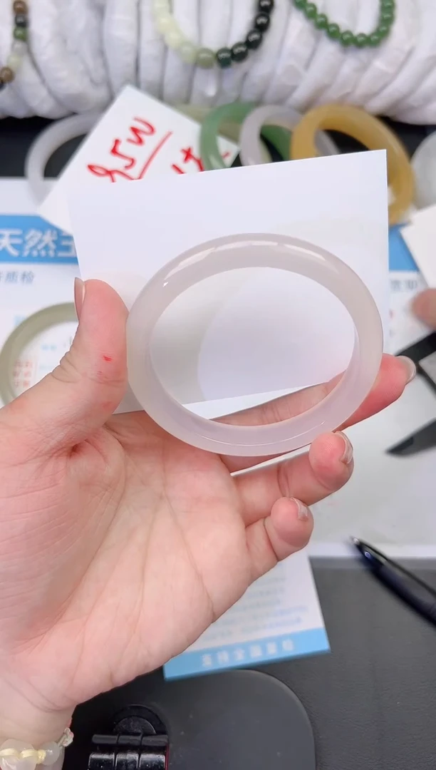玛瑙/玉髓手镯未镶嵌170-61