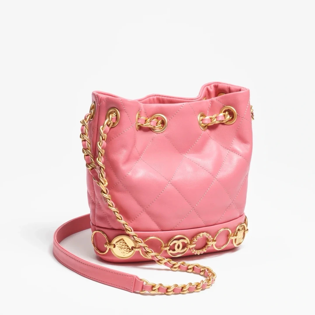 95新 Chanel/香奈儿 GGS23b徽章水桶粉色金扣羊皮单肩包75749105