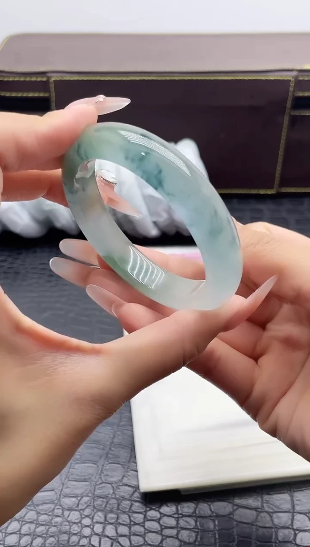 24手镯所见即所得拍啥发啥