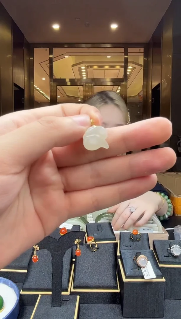 【闪购商品】和田玉颈饰18K金镶嵌SH1869 多样性发其一