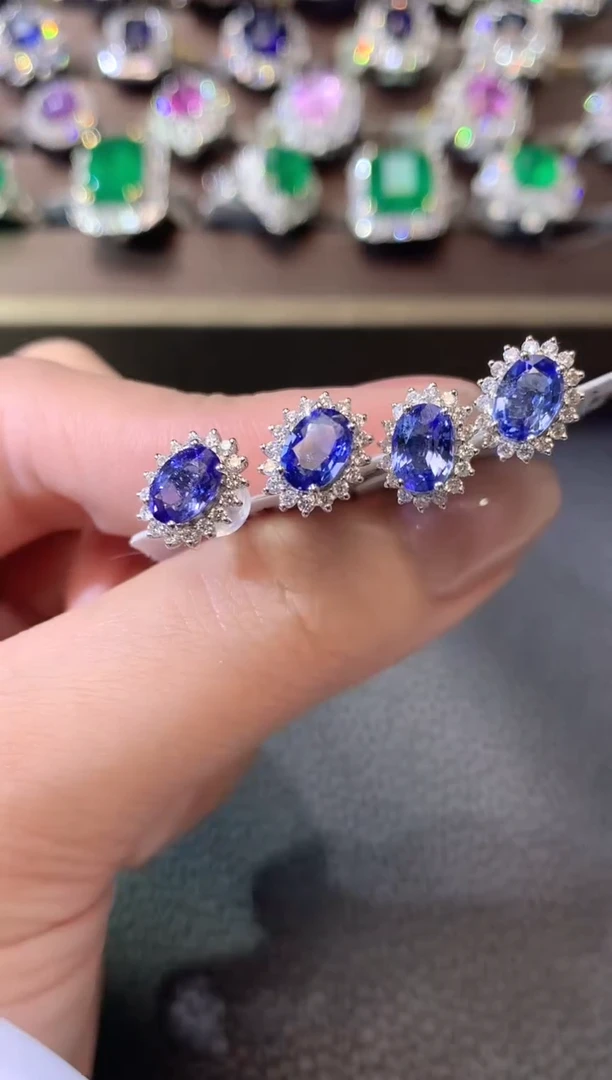 【闪购商品】蓝宝石耳饰18K金镶嵌D69多样性发一件