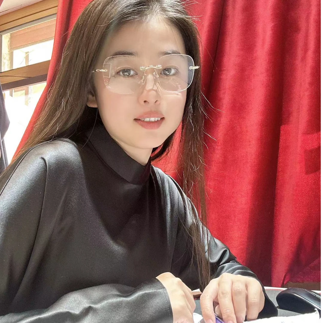 《富亨服饰》荣誉出品潮流纯色百搭摩登打底小衫