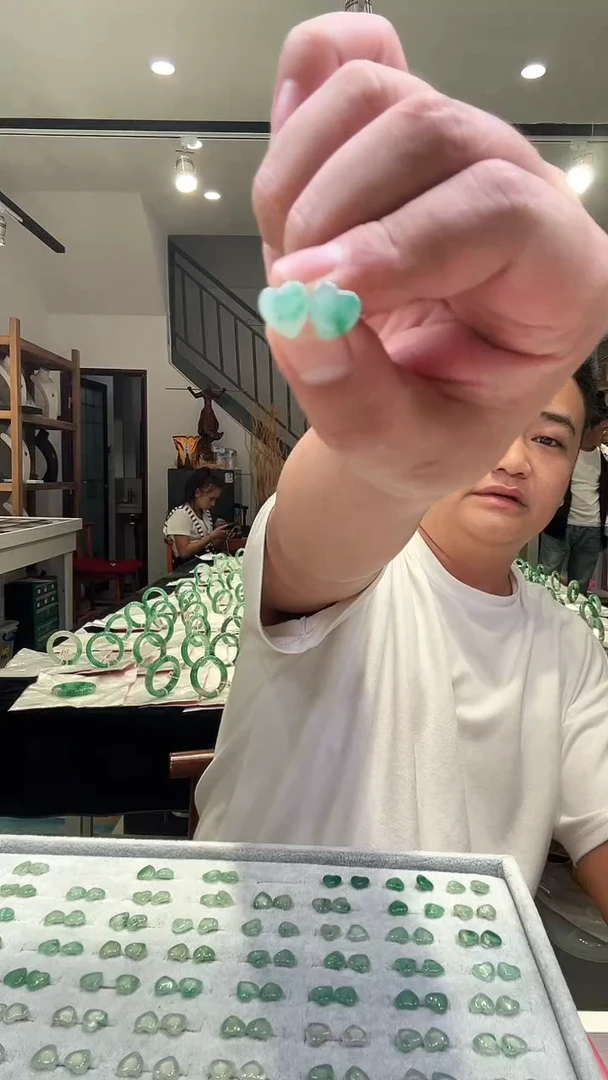 合金手链石英质玉耳钉