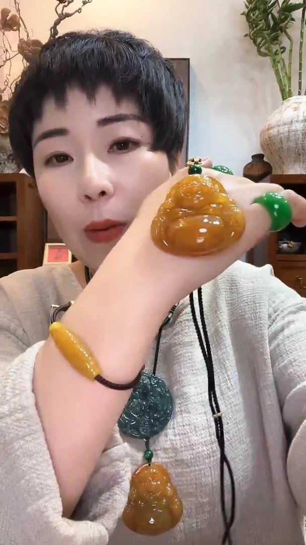 吊坠(赠链)未镶嵌翡翠933