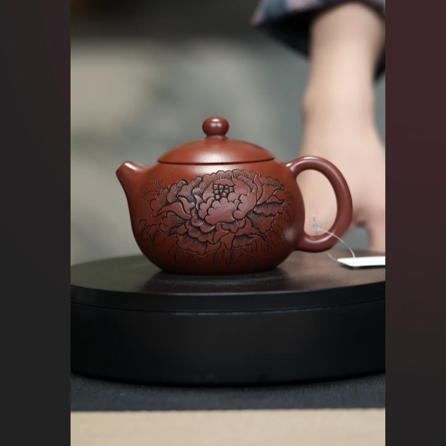 乾元紫砂 大红袍牡丹刻绘西施壶