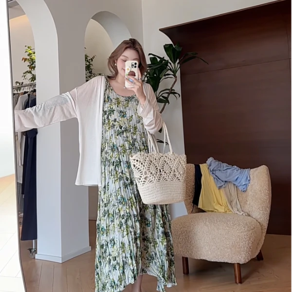 【瘦瘦】夏日画意-大码夏季碎花带里衬褶皱绑带吊带连衣裙S01643