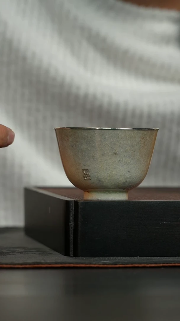 普洱落灰包银口敛口杯60ml