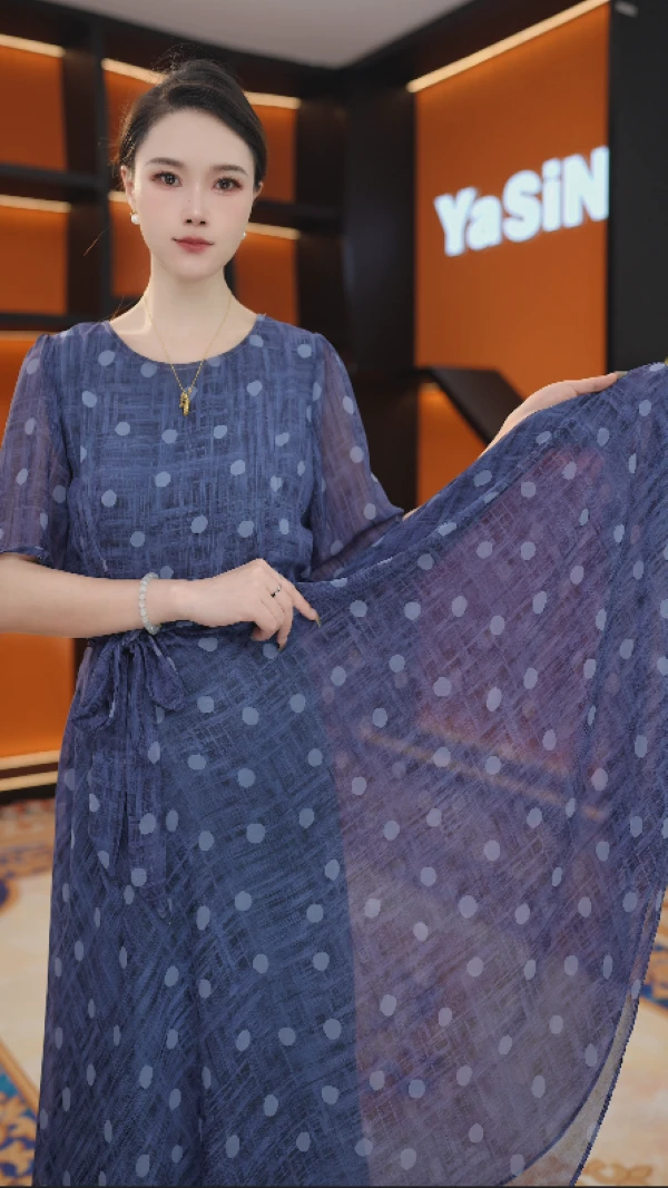 （送腰带）2025 LYQ25629夏季新款短袖大裙摆连衣裙时尚减龄大气