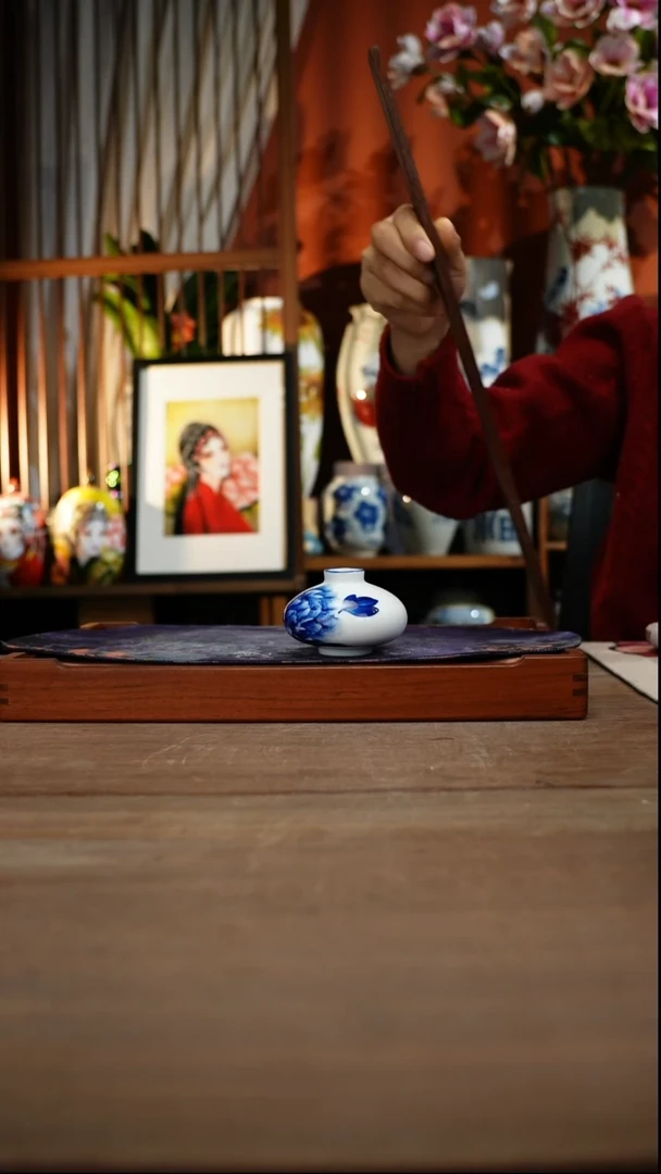 当代景德镇设计师釉下手绘陶瓷花瓶