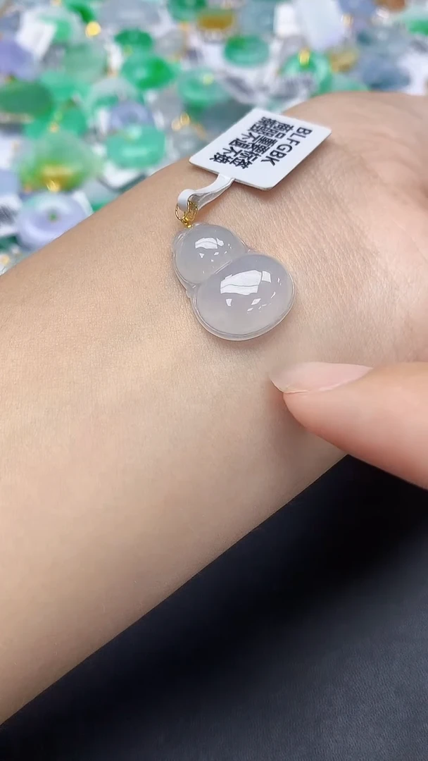 翡翠未镶嵌颈饰天然缅甸a货翡翠