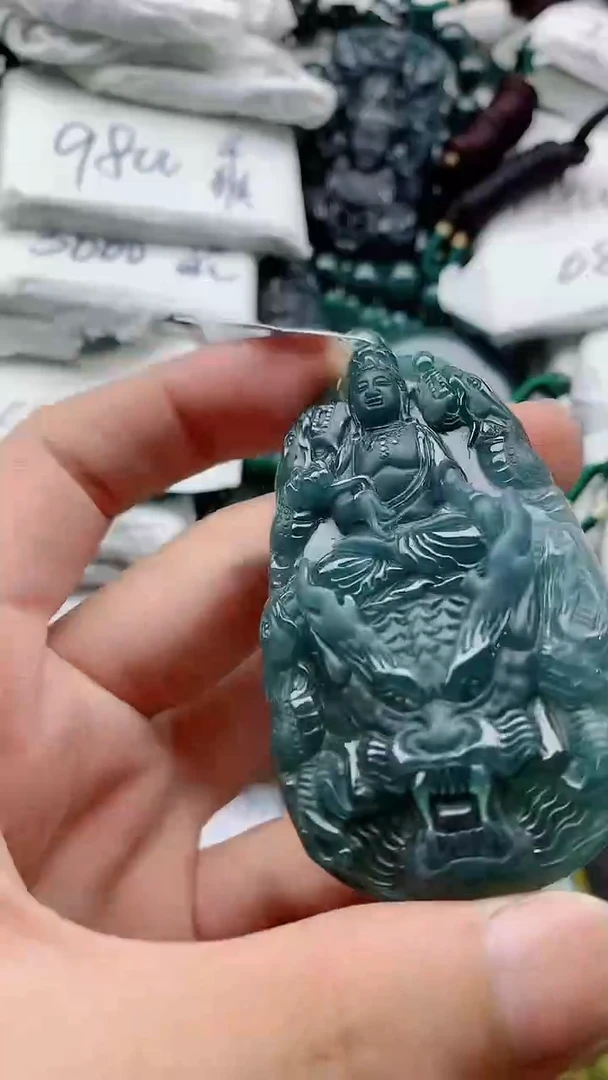 翡翠未镶嵌颈饰88888888888888