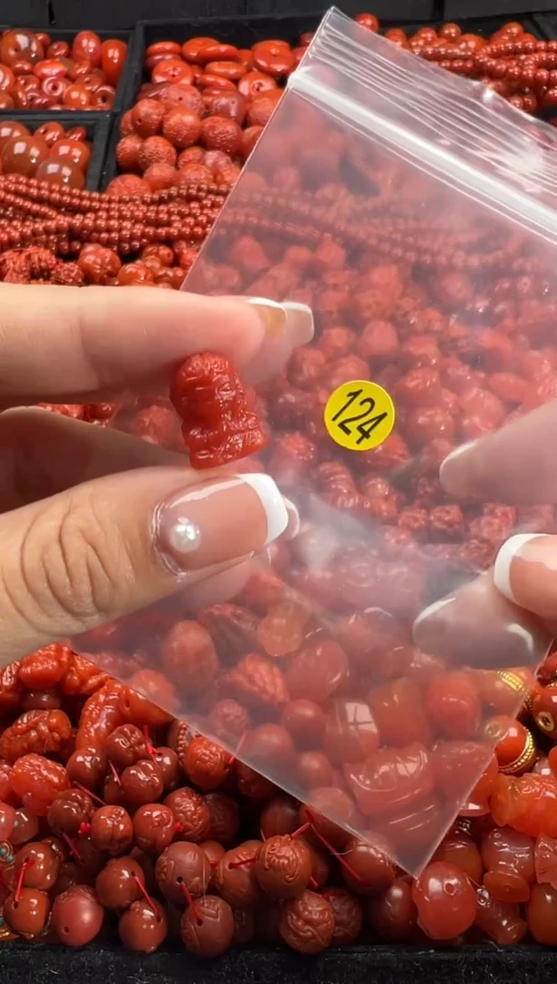 颈饰未镶嵌南红玛瑙1