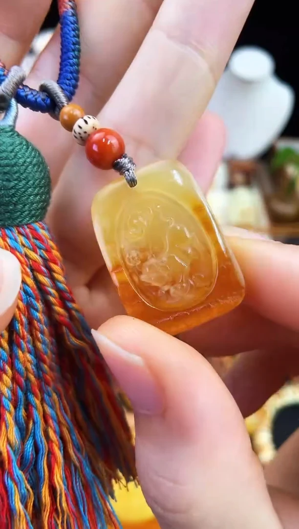 琥珀未镶嵌珠宝奇石柒月