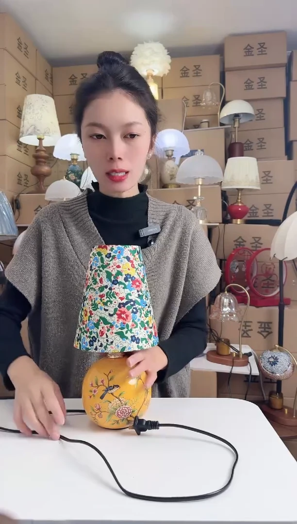 黄色陶瓷碎花小台灯网红款床头灯