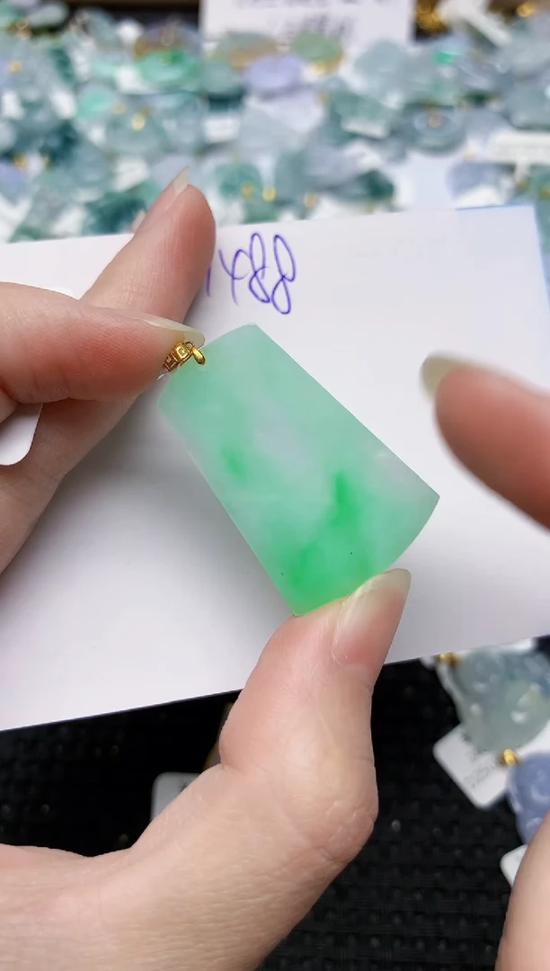 颈饰18K金镶嵌翡翠天然缅甸A货翡翠百元以上9元证书费自理