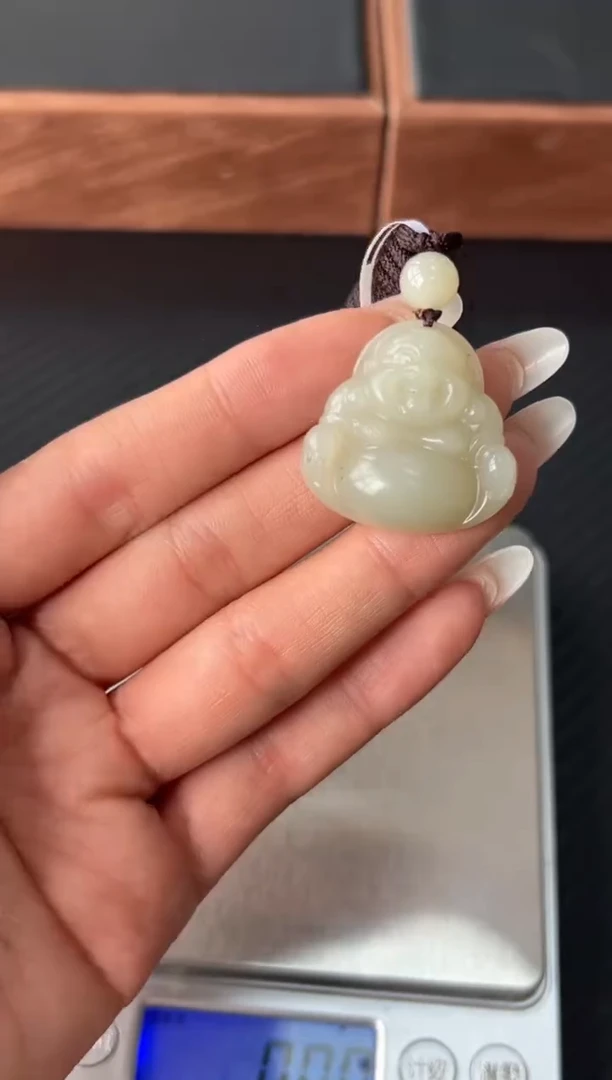 吊坠(赠链)未镶嵌和田玉且末微色差近矿
