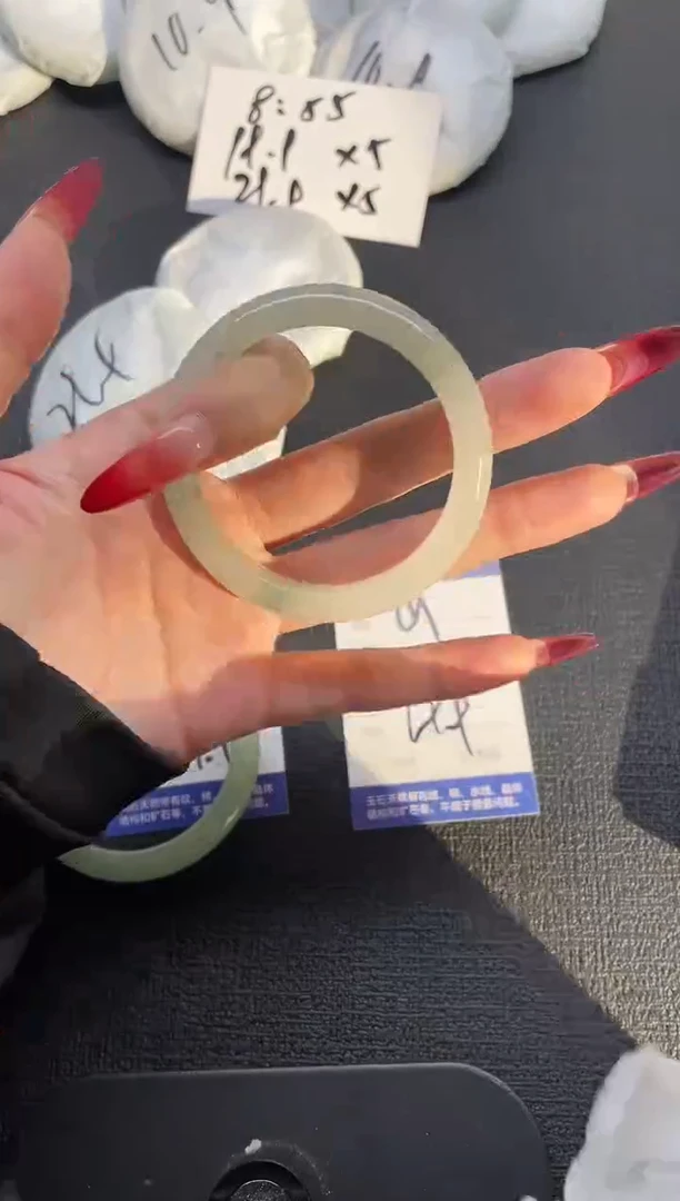 未镶嵌手镯石英质玉69-53