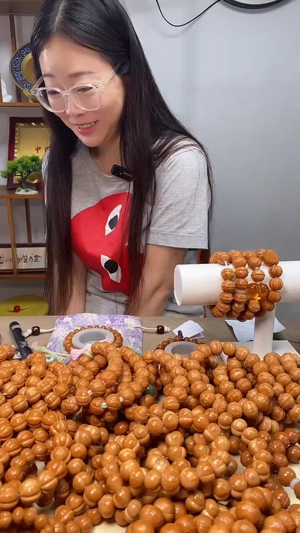 手串猴头核桃.*吃牛角包橄榄配珠