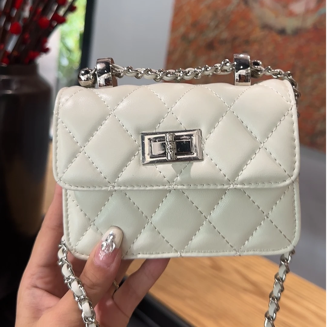 梦马女包秋冬新款斜跨轻奢小香风百搭菱格双金球性感潮流链条包