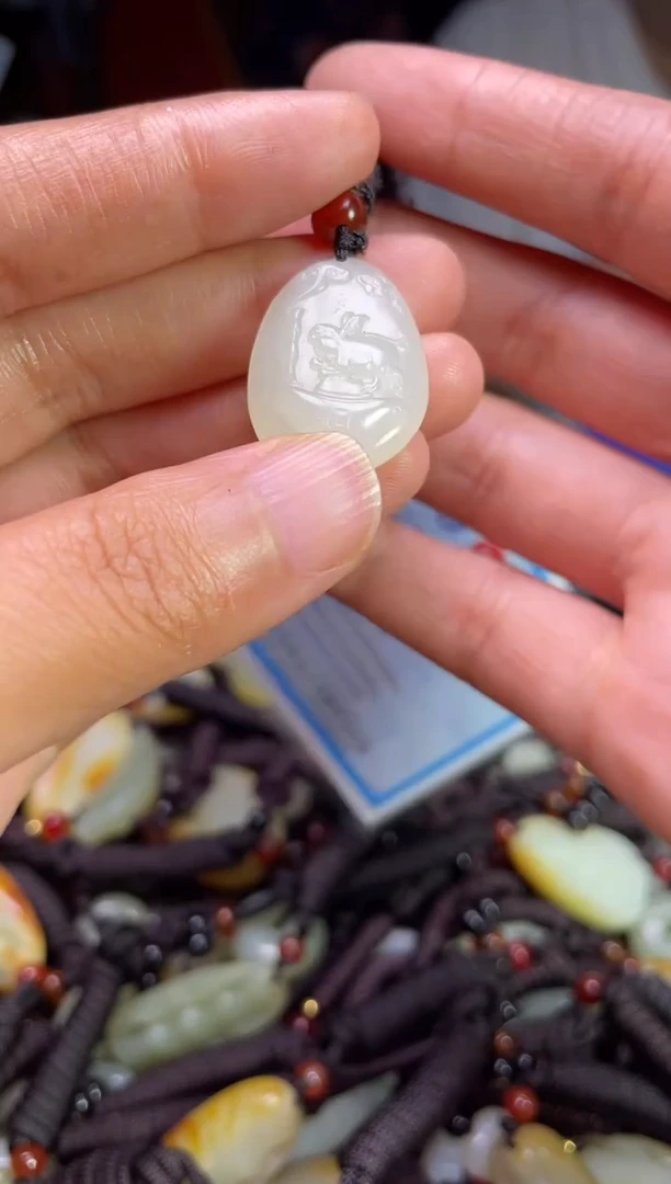 未镶嵌和田玉挂件1