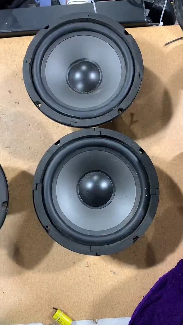 8新喇叭一对，随机发货，不带线材