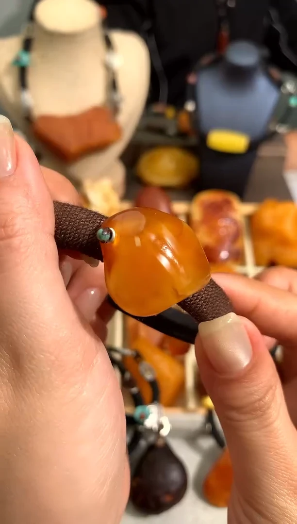 【闪购商品】蜜蜡裸石未镶嵌似玉