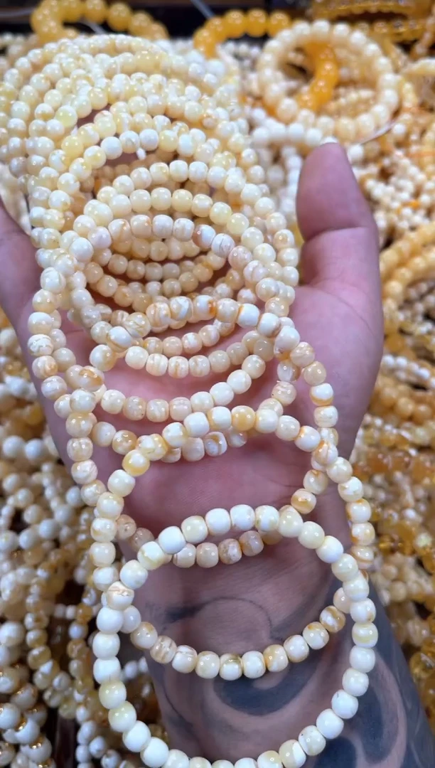 未镶嵌琥珀裸石CC4  6左右多样性一条